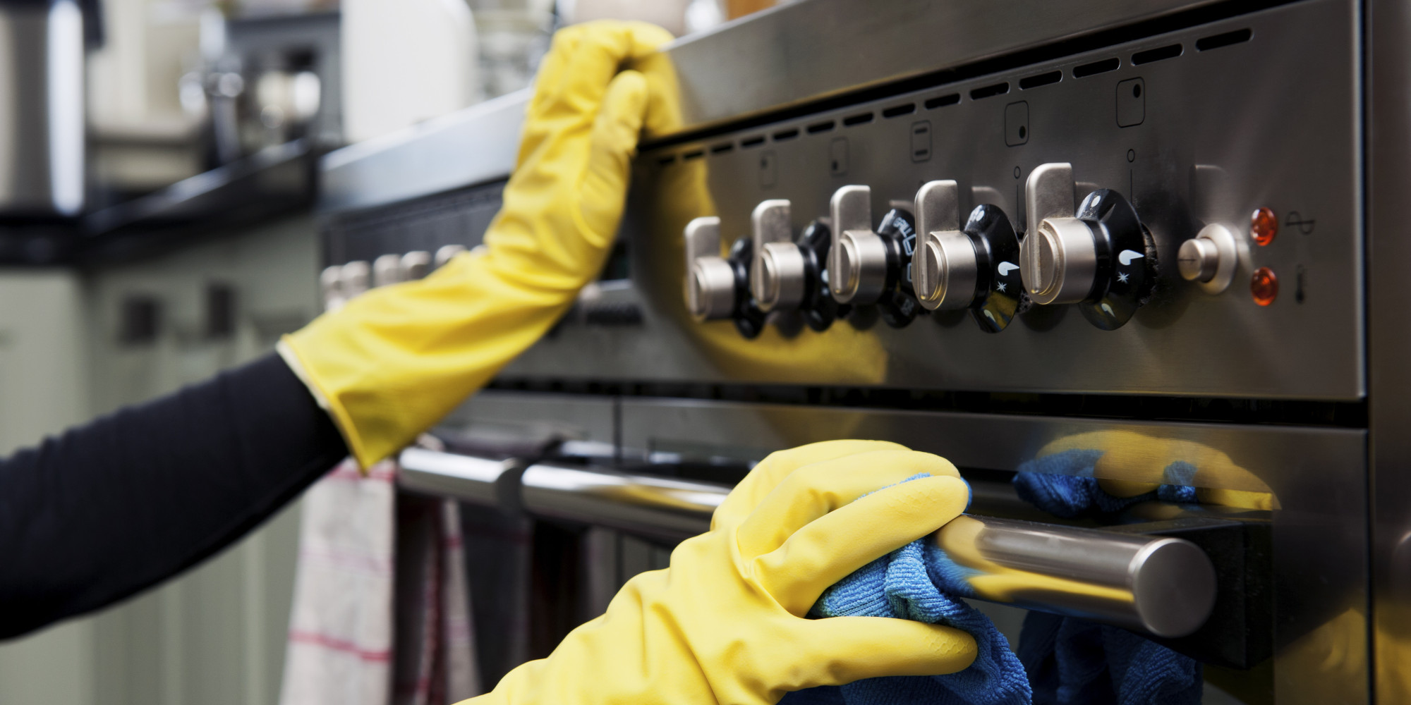 How to clean a restaurant kitchen